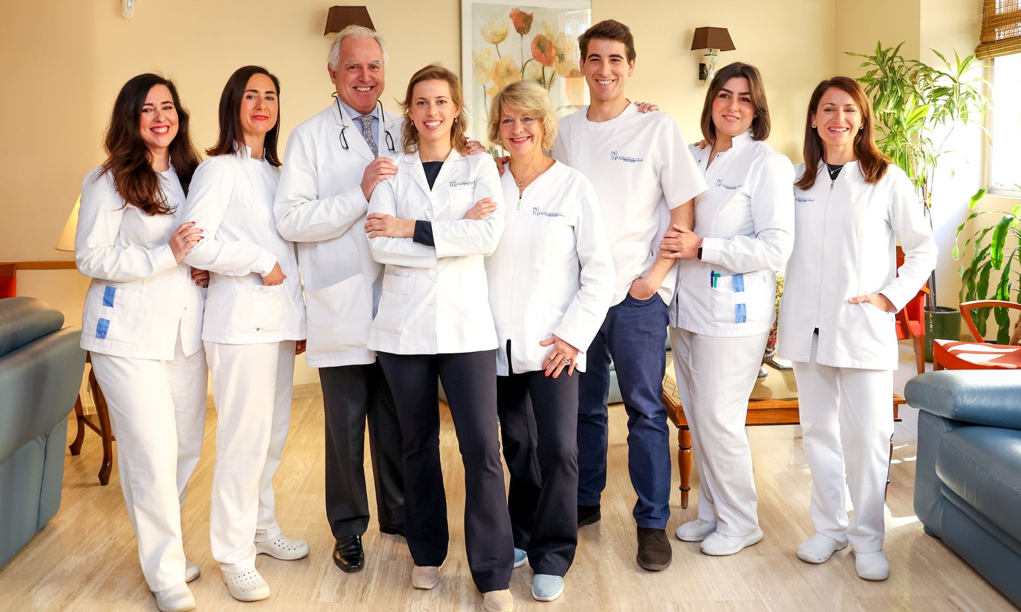 Foto del equipo de la clínica quiropráctica especializada en Sevilla Puig Arne